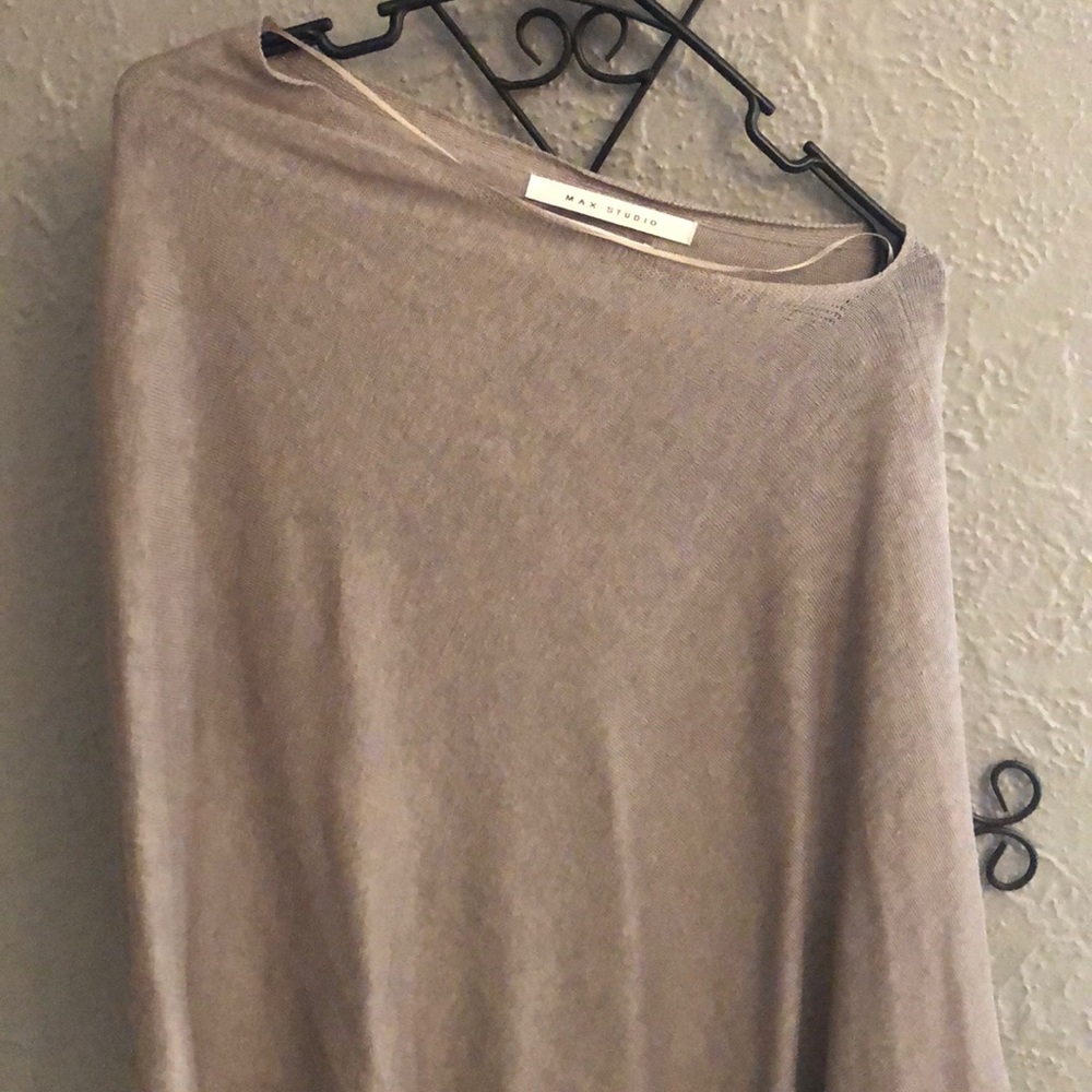 Asymmetrical sweater/ponch